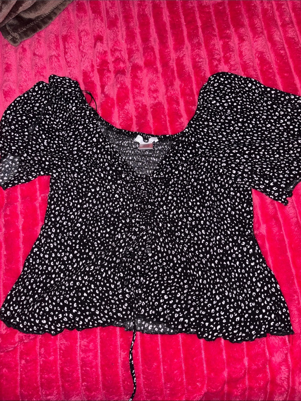 Black & White Printed Puff-Sleeve Tie-Front Top
